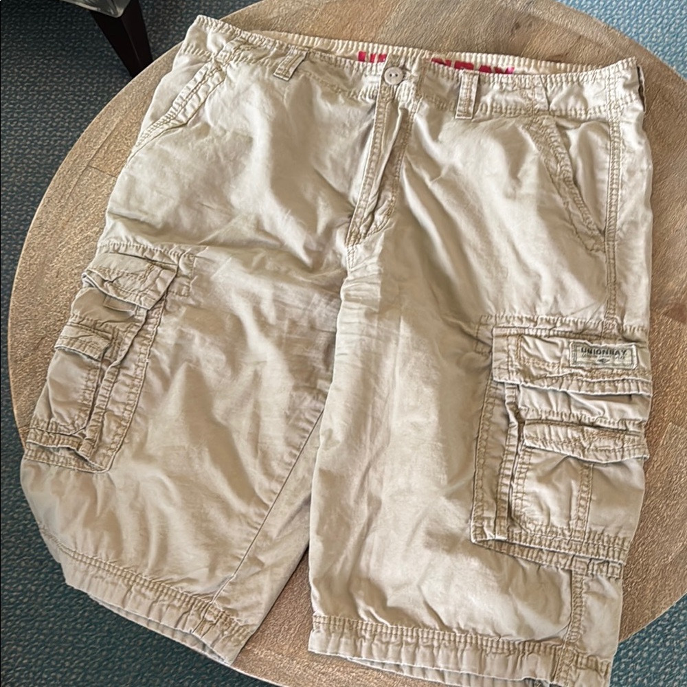 Men's Unionbay Cargo Shorts in Tan